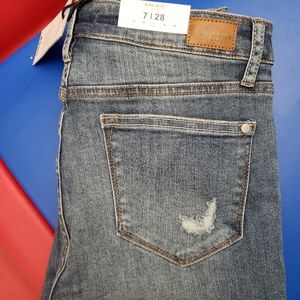 NWT - Judy Blue Distressed Skinny - Size 7/28